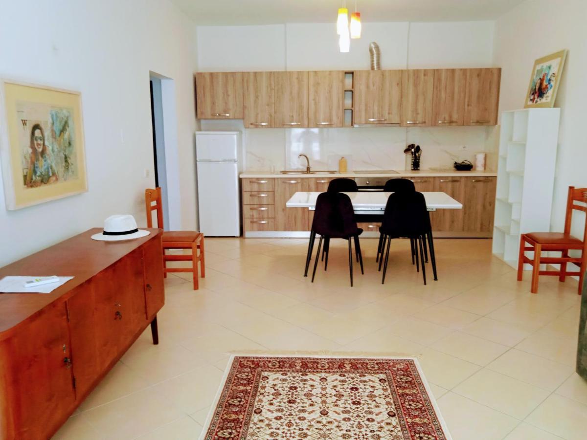 Artist S Apartment Vlorë Esterno foto