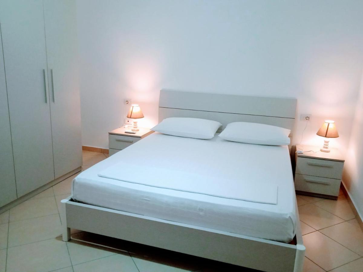 Artist S Apartment Vlorë Esterno foto