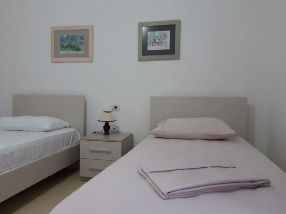 Artist S Apartment Vlorë Esterno foto