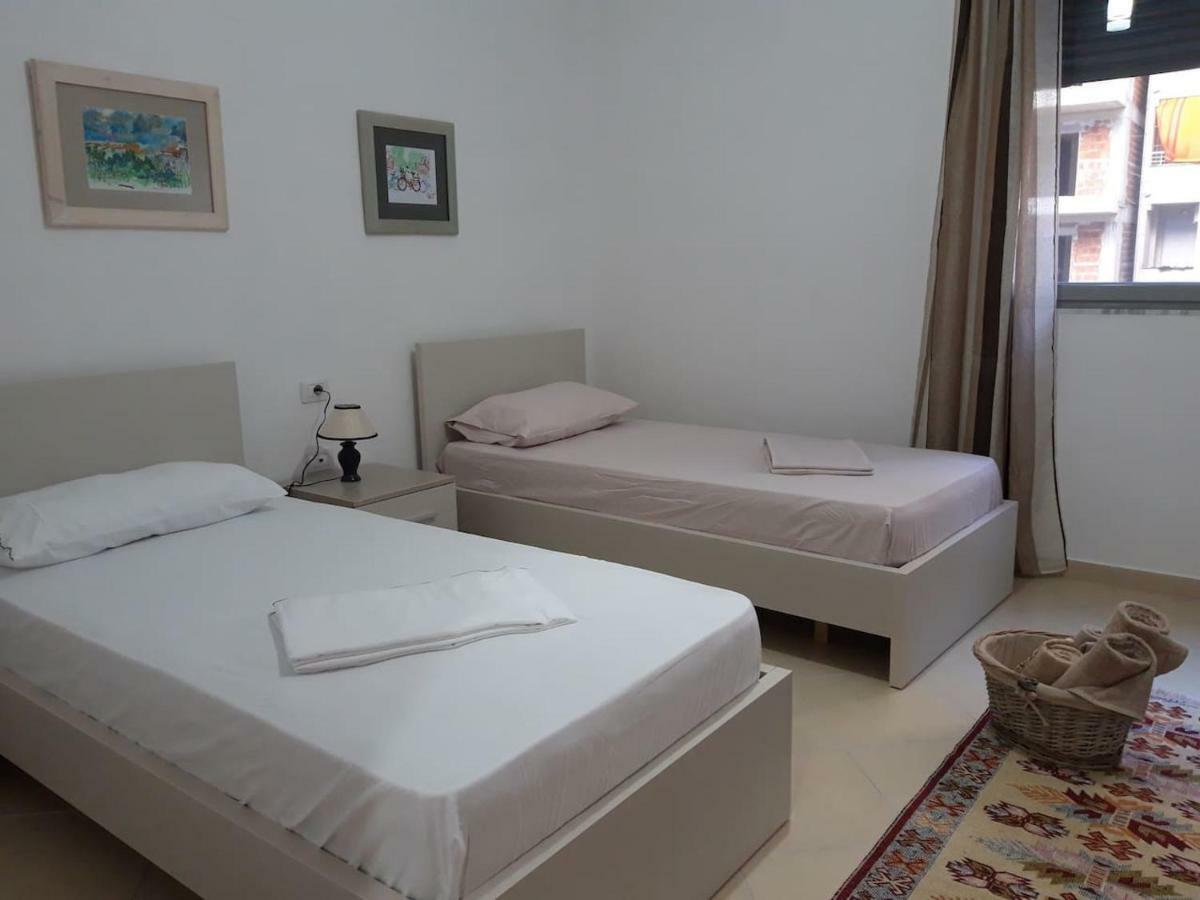 Artist S Apartment Vlorë Esterno foto